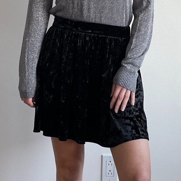 Garage - Crushed Velvet Skater Skirt - Picture 5 of 10